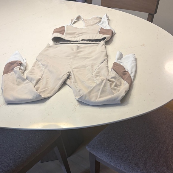 Wilo The Label Accessories - NWOT brown, white and beige workout set from wilo: the label (medium)